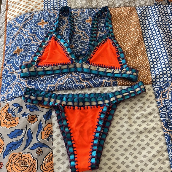 Colorful Patterned Bikini Set - Picture 4 of 7